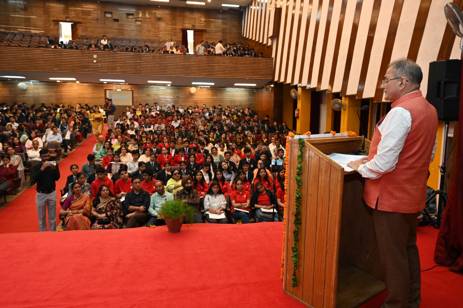 Shimla ke Medhavi: HP Governor Felicitates meritorious students