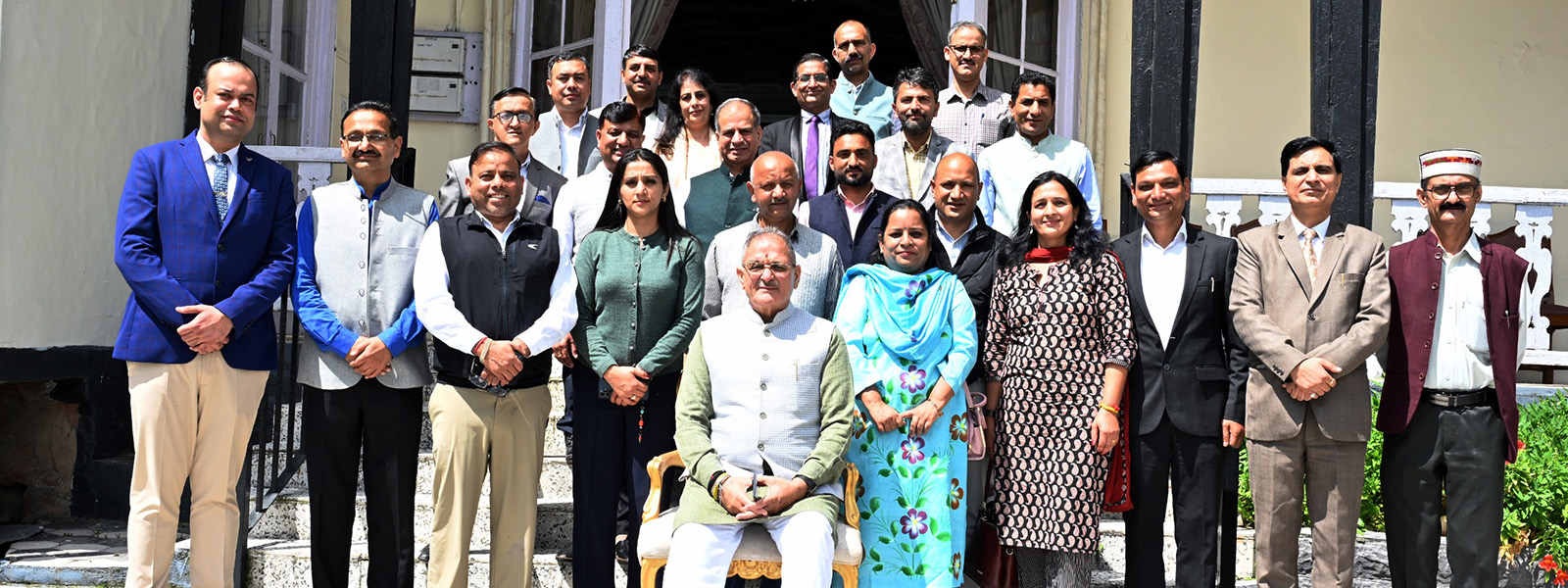 Hon'ble Governor Shri Kavinder Gupta interacted with senior journalists & media representatives at Lok Bhavan Shimla.
